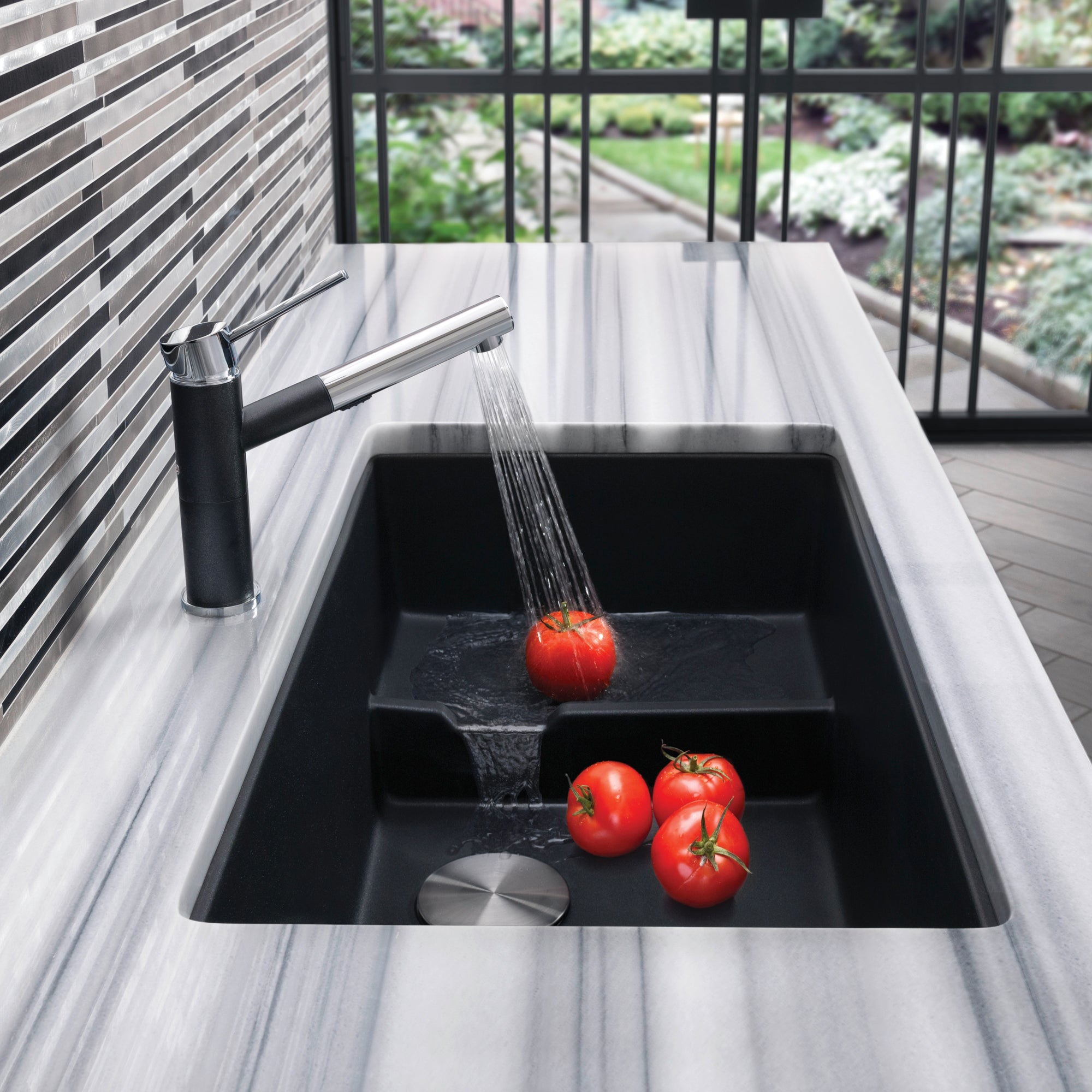 evier-de-cuisine-sous-plan-a-une-cuve-precis-cascade