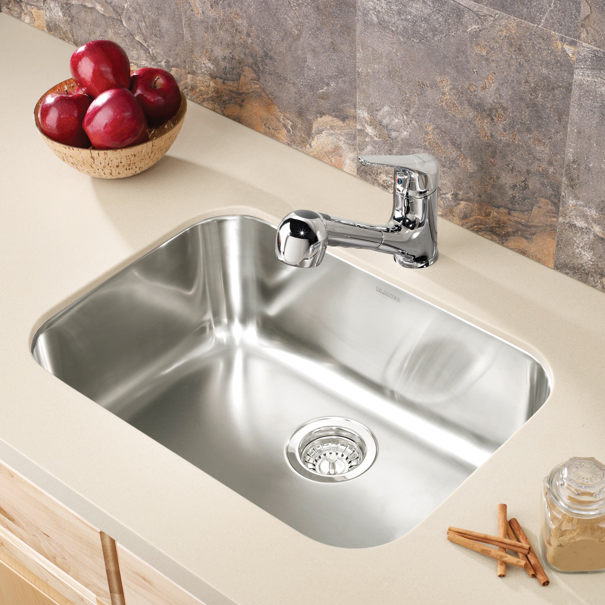 evier-de-cuisine-sous-plan-a-une-cuve-essential