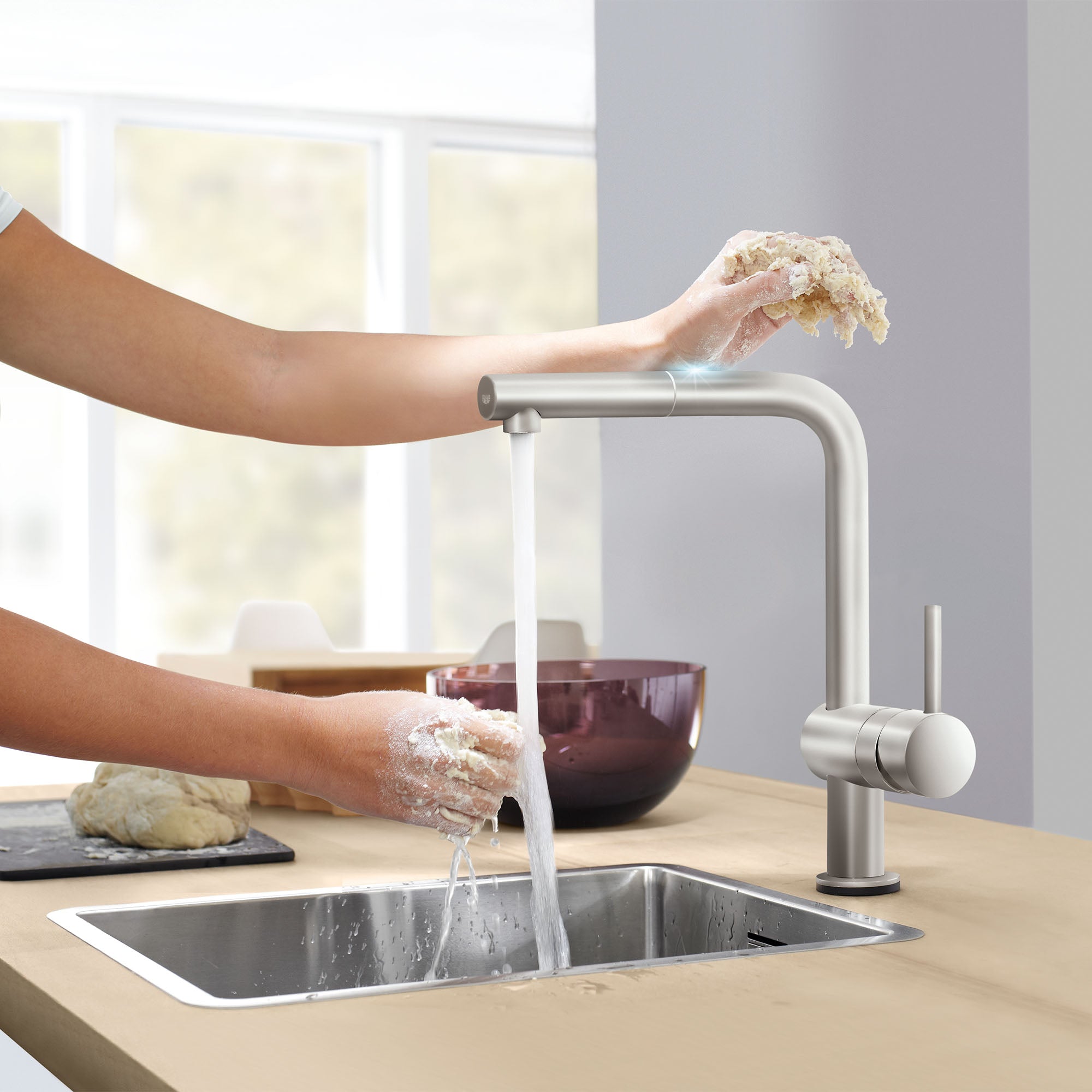 Touch faucet with retractable spray, single jet