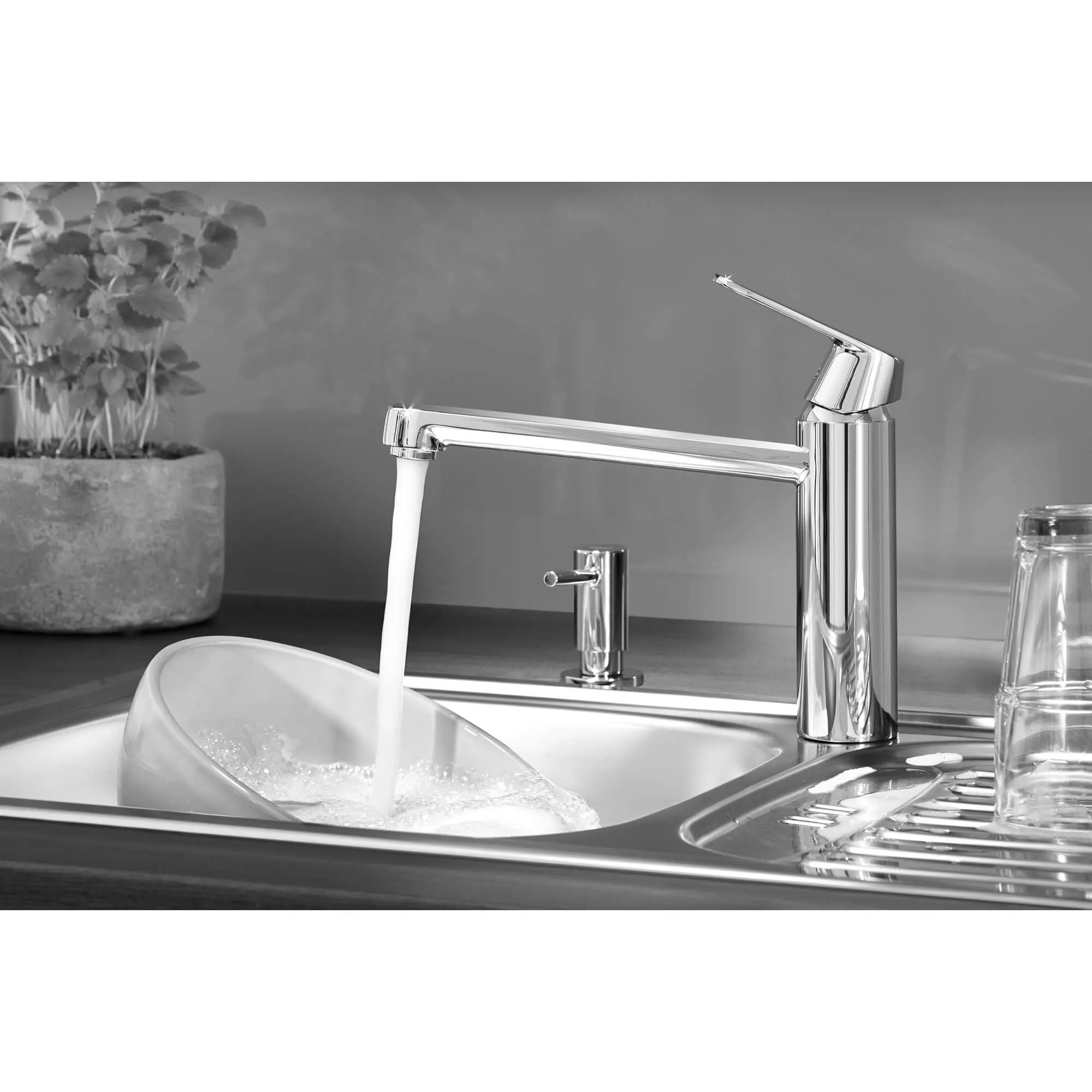 Cosmopolitan Liquid Soap Dispenser