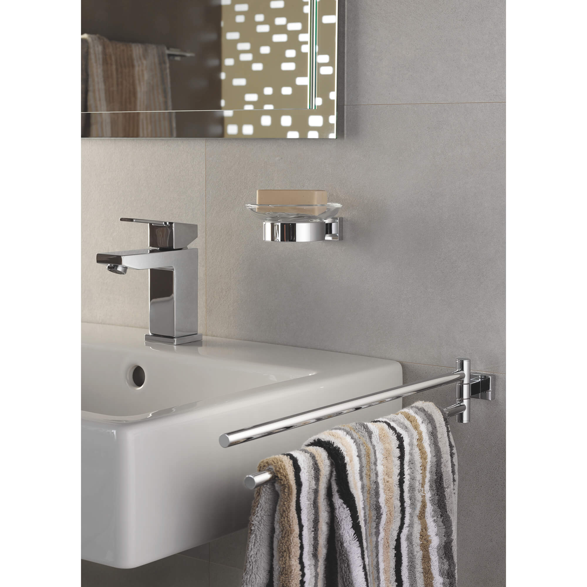 Essentials Cube Wall Mount