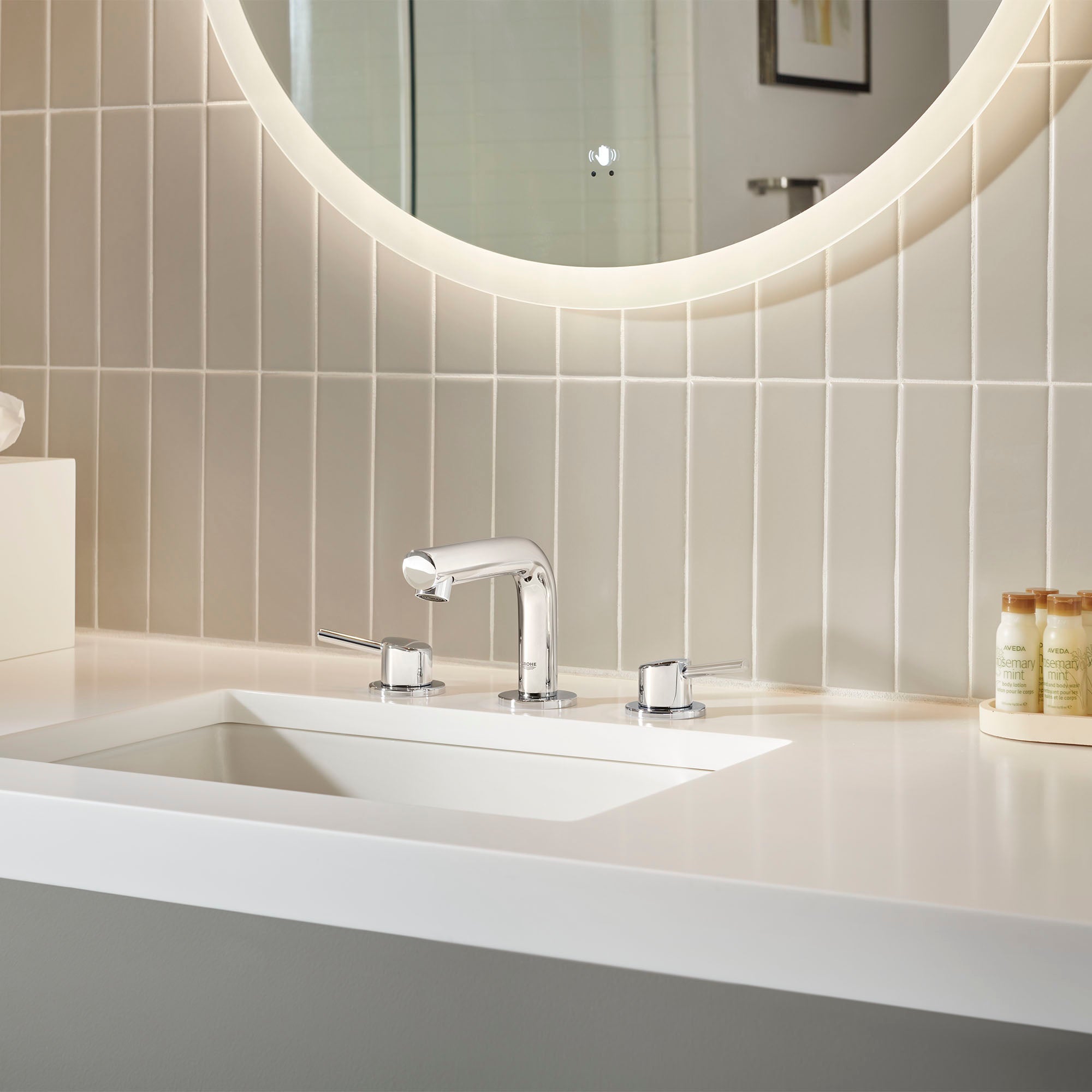 Robinet à grand écartement pour lavabo