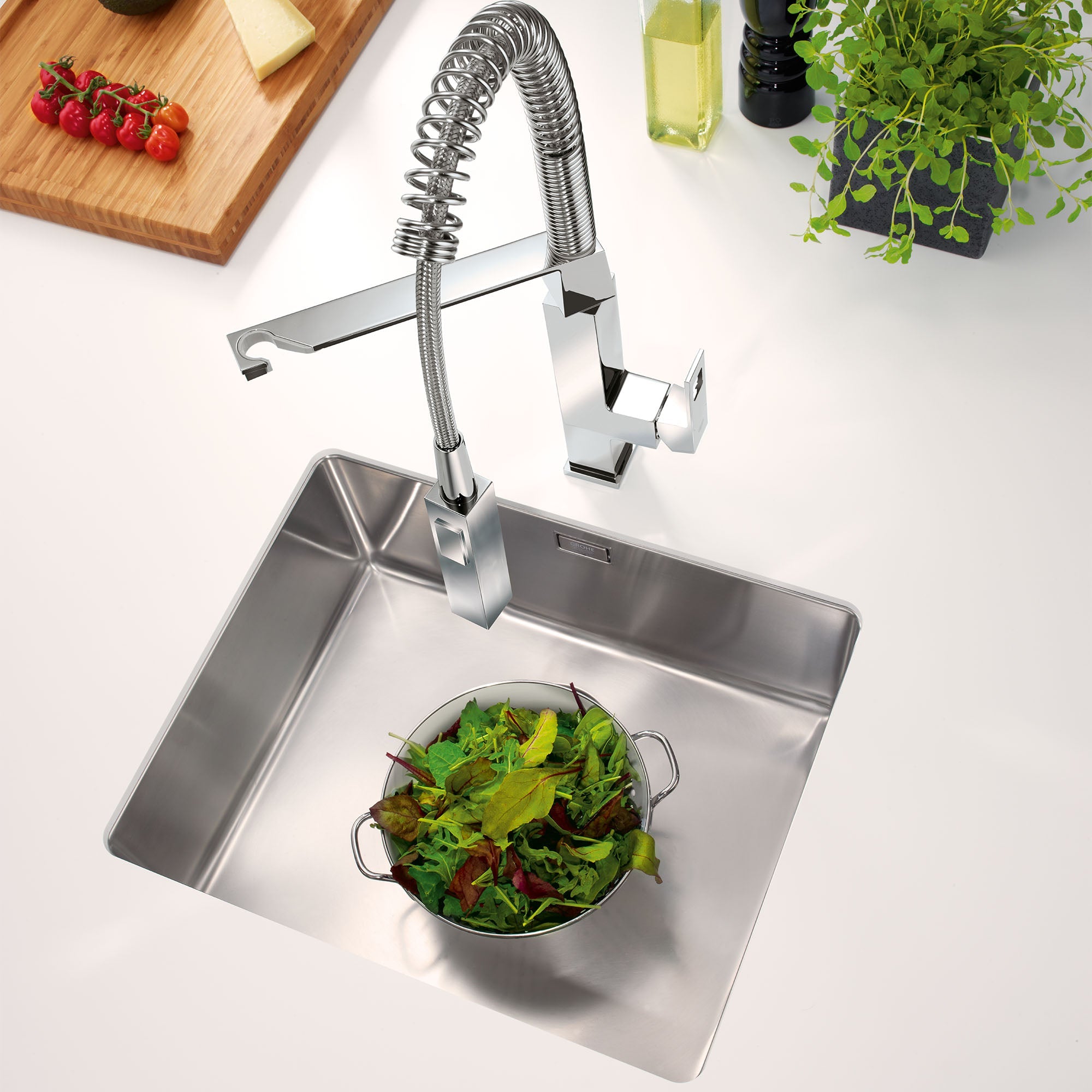 Robinet de cuisine à jet double semi-professionnel et à poignée unique 6,6 L/min (1,75 gpm)