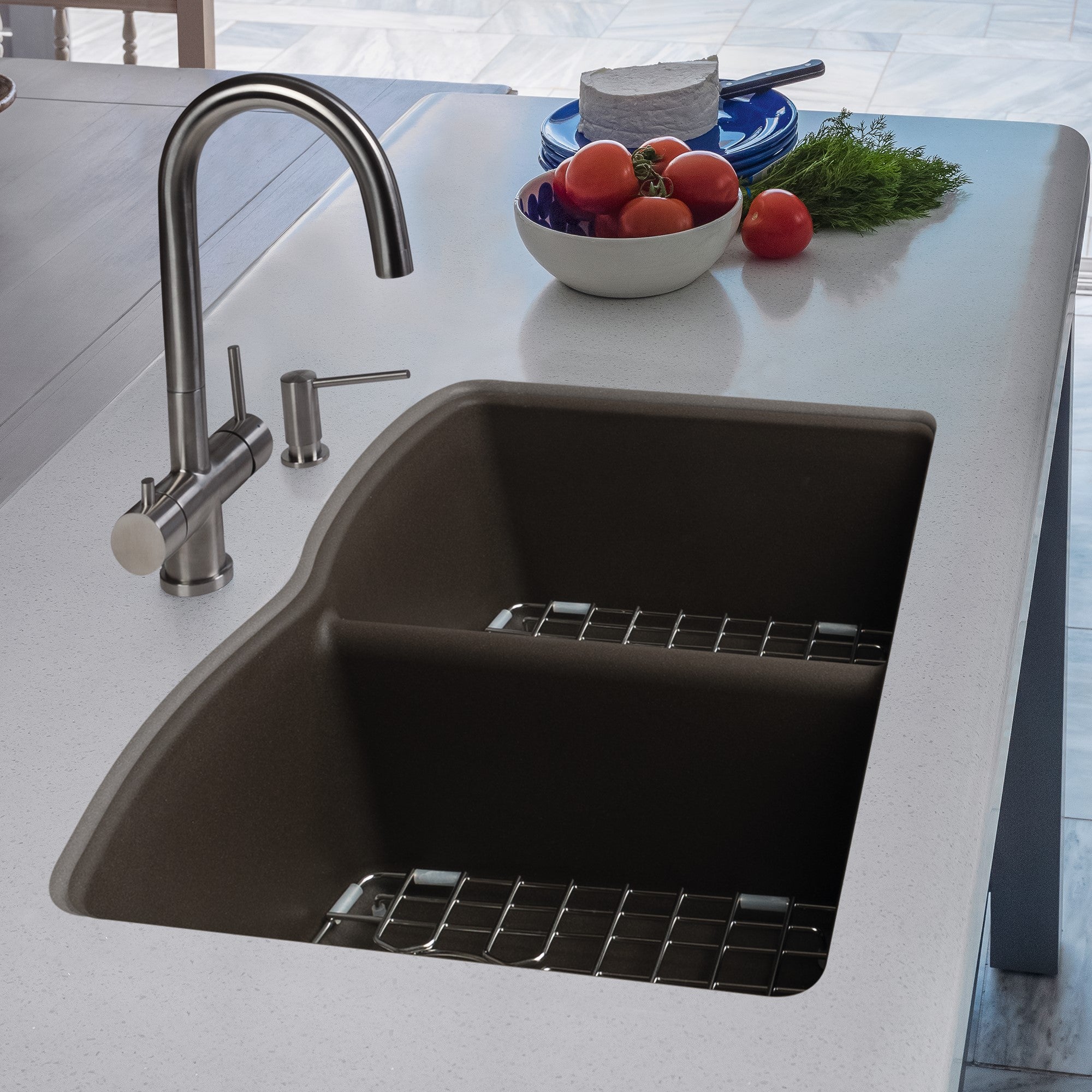 Franke Ellipse 33,0 pouces. x 19,7 pouces. Granite blanc polaire sous-évier de cuisine double bol - ELG120PWT-CA