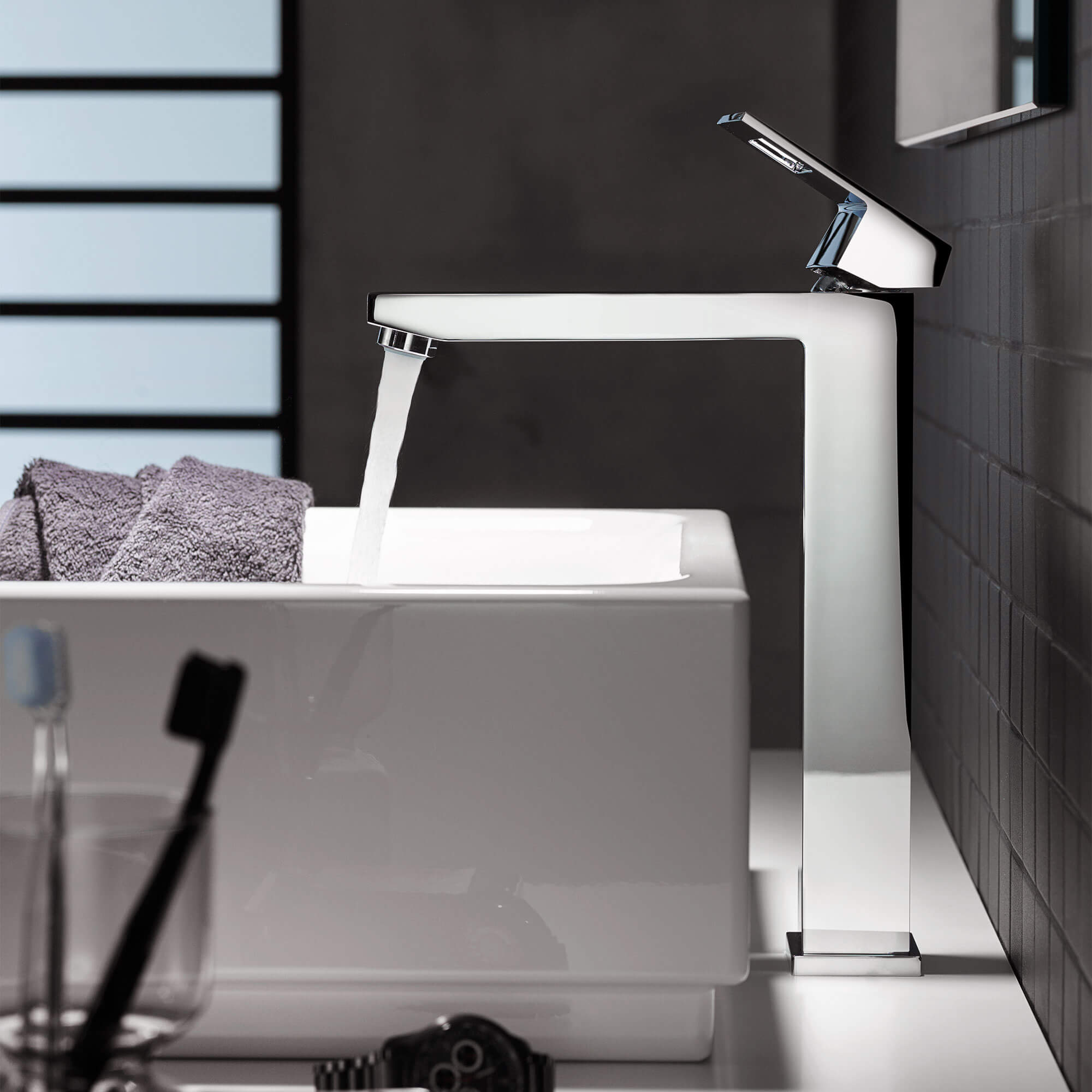 loveit-Un robinet aux lignes cubiques contemporaines